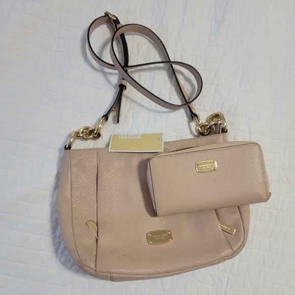 NWT MK Shoulder Convertible 'Hallie' Blush Leather Cross Body Bag - Picture 2 of 10